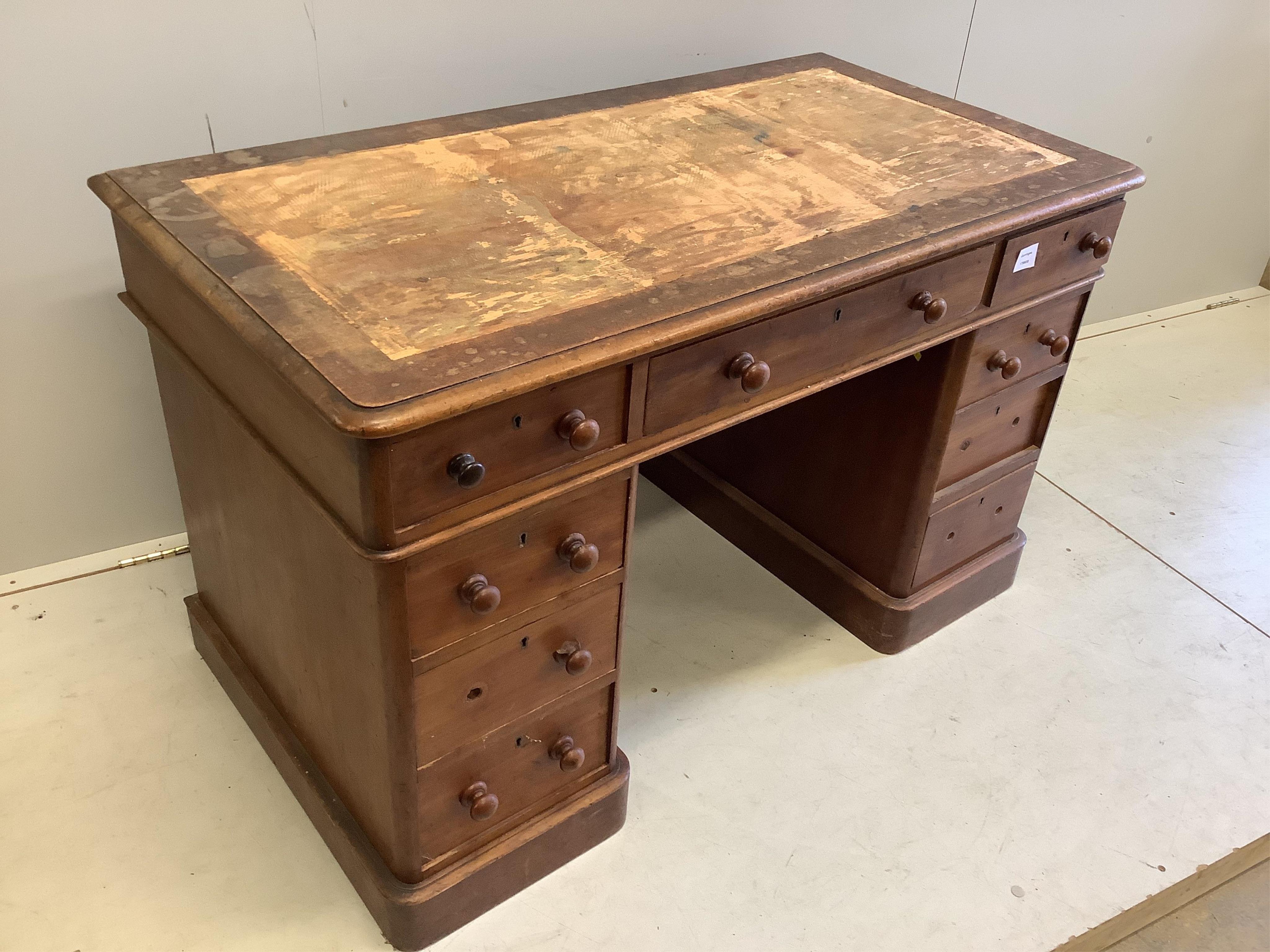 A Victorian mahogany pedestal desk, width 120cm, depth 64cm, height 73cm